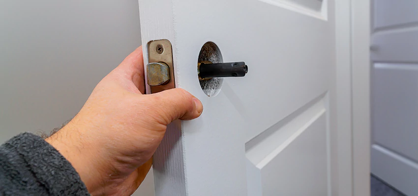 Nighttime Locksmith For Lock Repair in Alton